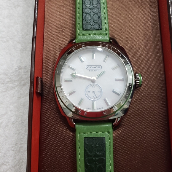 Watch - Picture 2 of 5